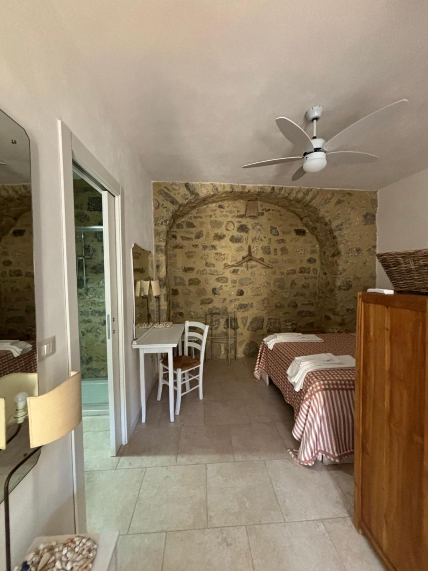 Casa Castello Hotel Rocca Imperiale Bagian luar foto